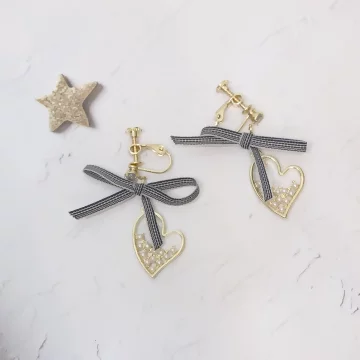 絲帶蝴蝶結愛心小珍珠&times;螺旋耳夾&times;共二色.avif
