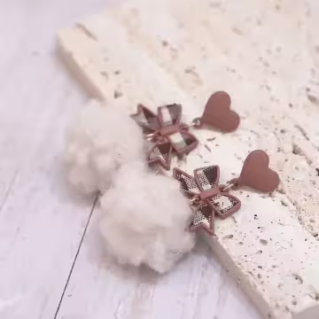 愛心格子蝴蝶結毛球×吊墜耳環×共二色