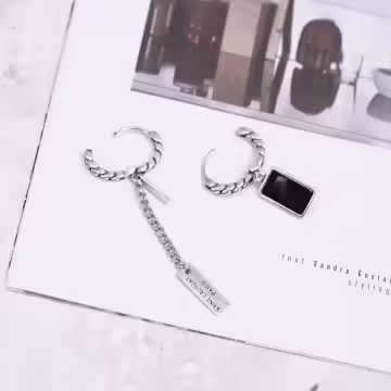 黑長方鍊條字母×吊墜耳扣