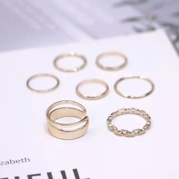 鎖鍊簡約指環×七套件戒指組×金色.avif