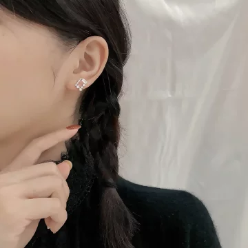 方形鋯鑽框×耳環.avif