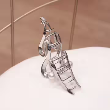 銀色M字珍珠×鯊魚夾