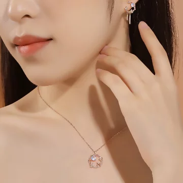 萌兔望月×鎖骨項鍊.avif