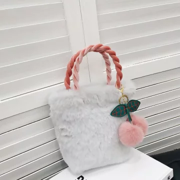 毛絨櫻桃小拎包×鍊條斜背包×淺灰.avif