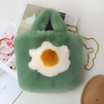 毛絨絨荷包蛋×鍊條斜背包×綠色.avif