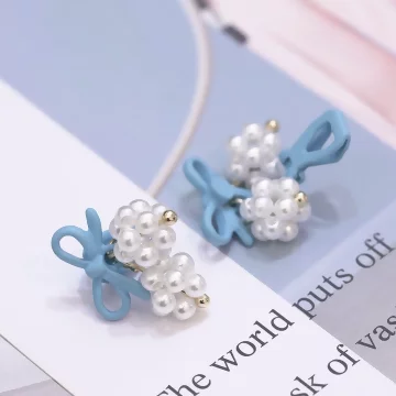 藍色蝴蝶結珍珠球×三角耳夾.avif