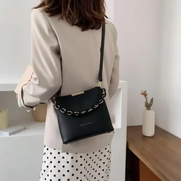 時尚鍊條桶包×斜背包×黑色.avif
