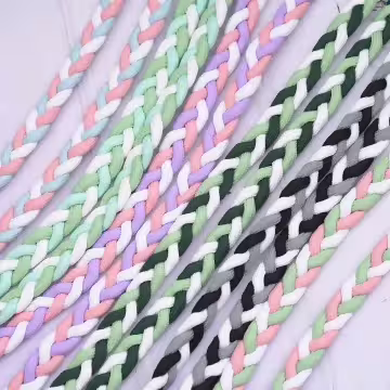 撞色麻花辮×手機斜背雙勾掛繩×黑白