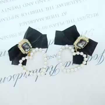 黑緞面領結珍珠愛心&times;吊墜耳環