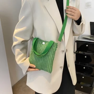 波浪燈芯絨信封包×斜背包×綠色.avif