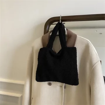 莫蘭迪絨毛小手提×手提袋×黑色.avif