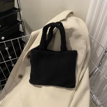 莫蘭迪絨毛小手提×手提袋×黑色.avif