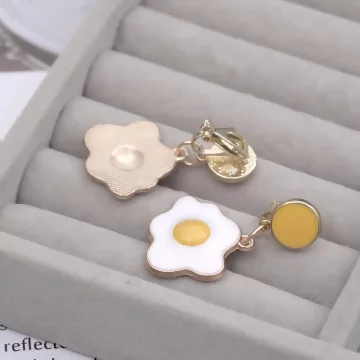 可愛荷包蛋×三角耳夾.avif