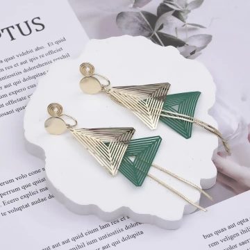 撞色鏤空雙層三角型×蚊香盤U型耳夾.avif