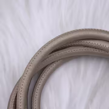 單色簡約皮革×手機斜背雙勾掛繩×金色