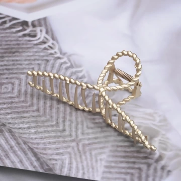 金屬波紋麻花×鯊魚夾×金色.avif