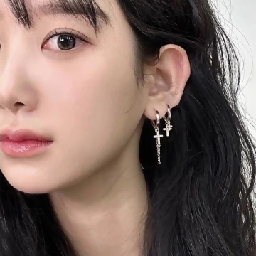 925銀針×十字架流蘇×不對稱耳扣.avif