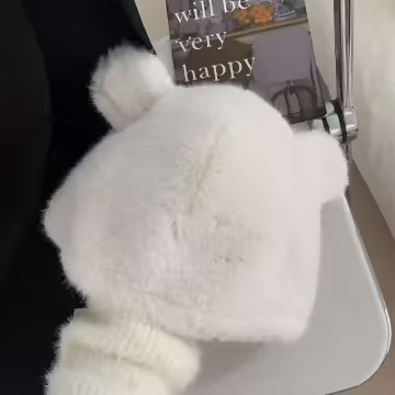 毛絨小熊×毛帽×米白