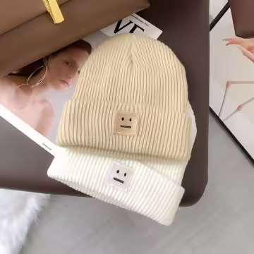 笑臉 ‧_‧×毛帽×白色