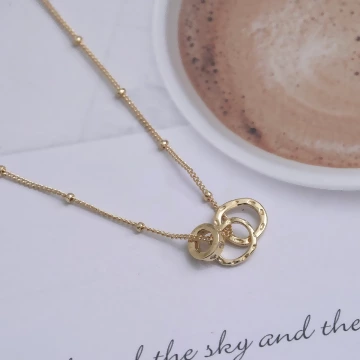 三環不規則圓圈×鎖骨項鍊×金色.avif