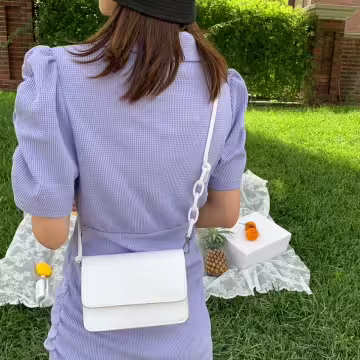 簡約純素面不對稱背帶×斜背包×白色