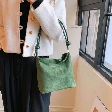 仿麂皮復古方形包×可調式斜背包×綠色.avif