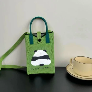 綠色熊貓×針織×斜背包.avif