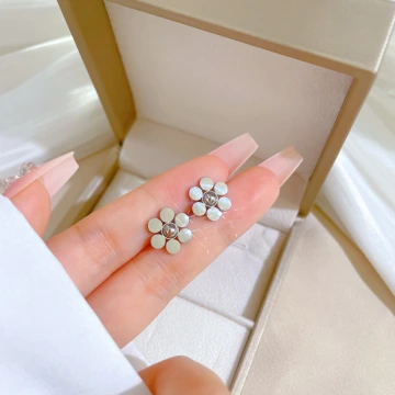925銀針×復古雛菊小花×耳針.avif