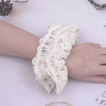 四層白蕾絲花邊×大腸圈髮束