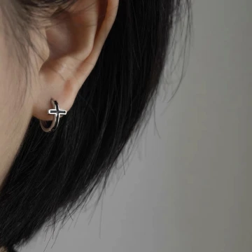 個性黑十字×吊墜耳扣.avif