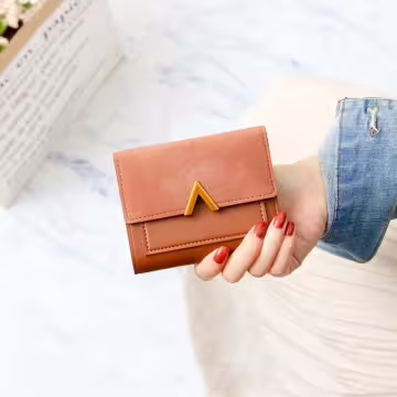金屬V字磨砂麂皮×三折短皮夾×棕咖