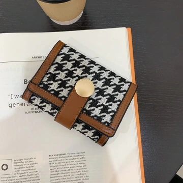 千鳥紋布面皮革×三折短皮夾×棕咖.avif