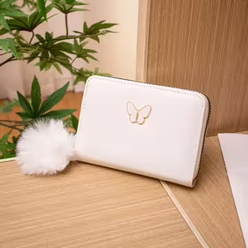 亮漆皮革白蝴蝶毛球×拉鍊短皮夾×白色