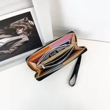 爆裂紋亮面×手拿拉鍊長皮夾×黑色