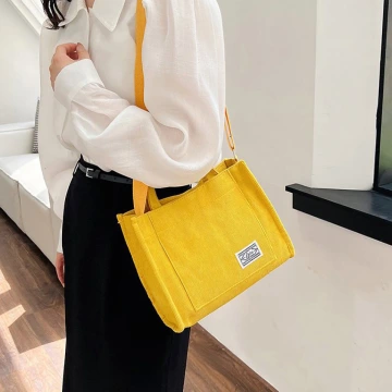 燈芯絨休閒小方包×斜背包×黃色.avif
