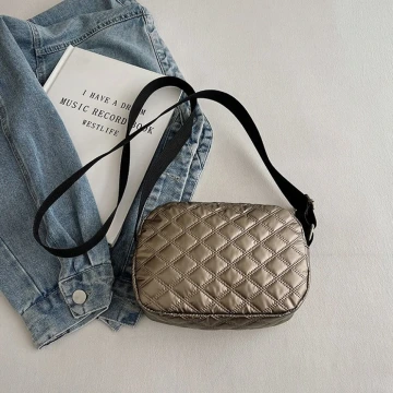 Y3K科技感菱格小方包×斜背包×銅金.avif
