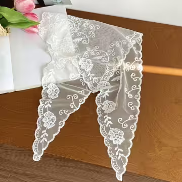 花枝萌芽×純白蕾絲×三角頭巾