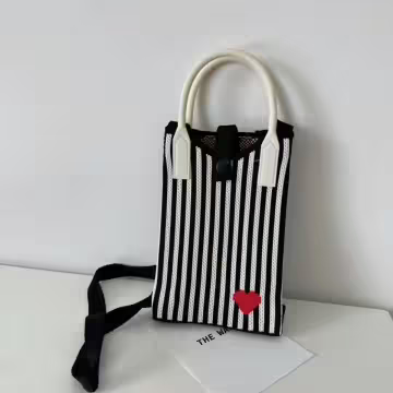 黑條紋小紅心&times;針織&times;斜背包