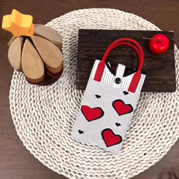 小小紅心&times;針織&times;斜背包