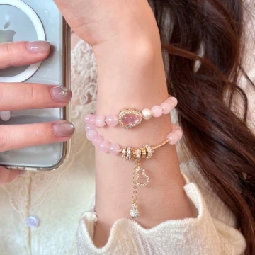 細串粉水晶愛心×固定式串珠手鍊.avif