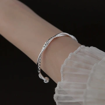925銀飾×纏繞莫比烏斯×開口手環.avif
