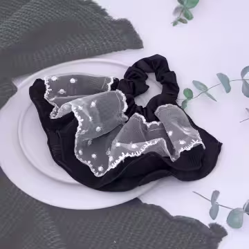 黑白點點蕾絲裙擺×大腸髮束