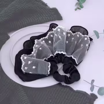 黑白點點蕾絲裙擺×大腸髮束