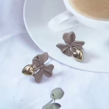 棕咖領結金色愛心&times;蚊香盤U型耳夾