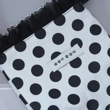 蕾絲邊韓文×輕巧手提袋×點點.avif