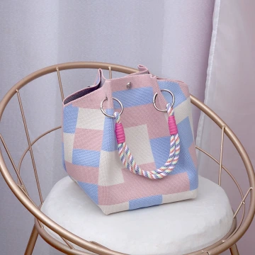 藍粉方格&times;針織手提袋.avif