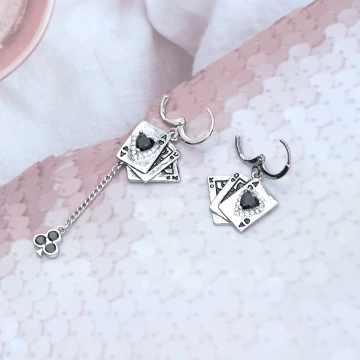 個性復古斧頭&times;後掛式耳環.avif