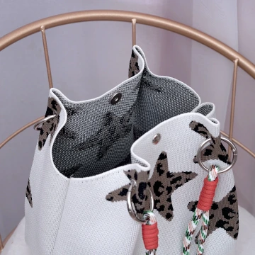 藍黑波點&times;針織手提袋.avif