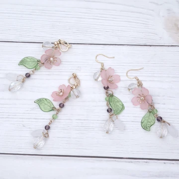 桃花盛開&times;吊墜耳勾.avif