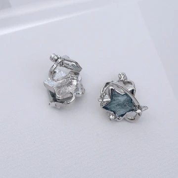 春日小貓&times;不對稱三角耳夾.avif
